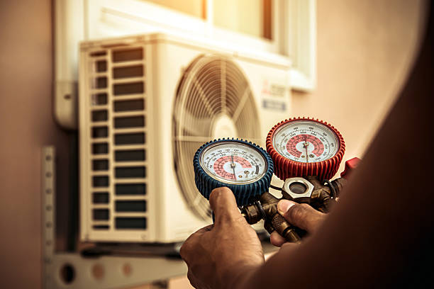 Professional Hvac technician working in Portland, TX